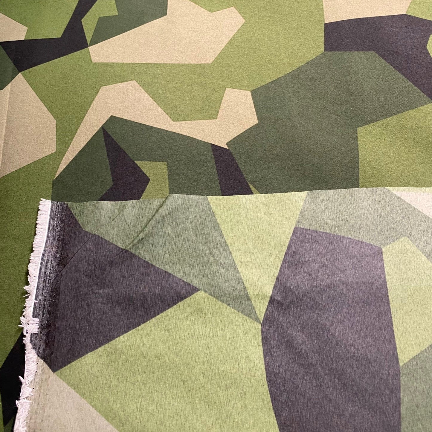 Vattentätt polyestertyg, Camouflage M90 (SZ-PX3)