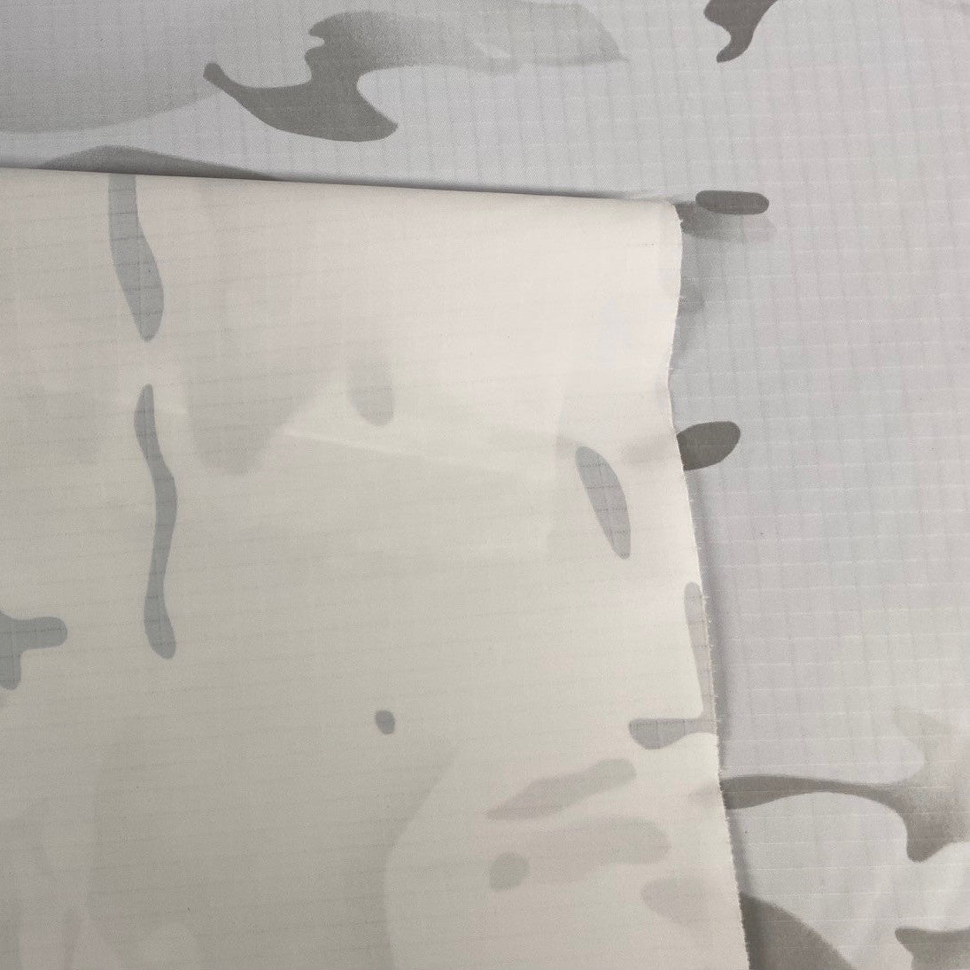 Vattentätt lätt nylontyg med IRR och vintercamouflage, (SZ-NR13)