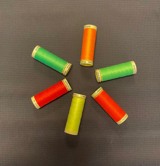 Sytråd i neonfärger Gütermann Polyester (GTNeon)